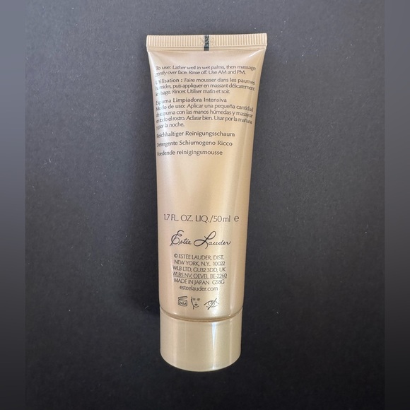 2 for $25 Item, ESTĒE LAUDER Re-Nutriv Rich Foam Cleanser, 1.7oz/50ml - Picture 2 of 3